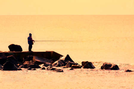 Using GPS and Mapping Tools to Locate Prime Walleye Spots