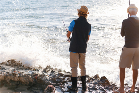 Essential Gear Checklist for Surf Fishing Along the U.S. Coastline